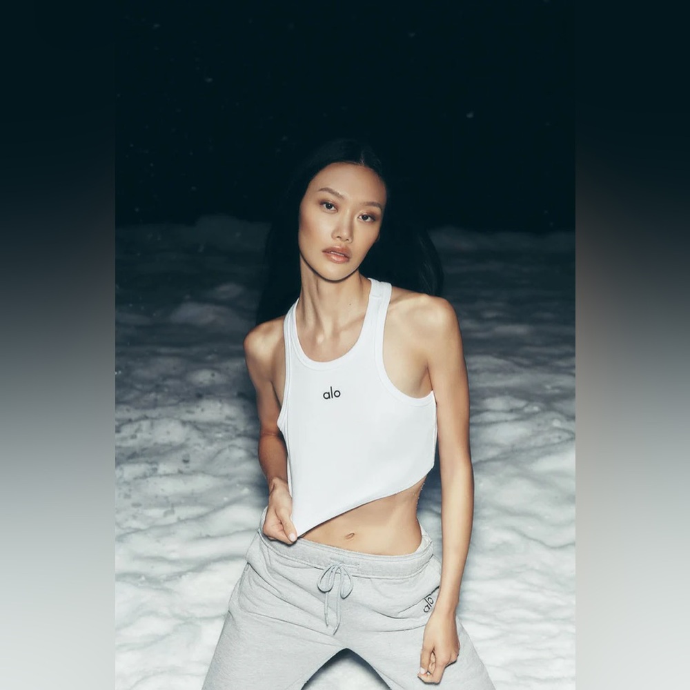 ALO YOGA | ✨NEW✨ Aspire Tank in White/Black